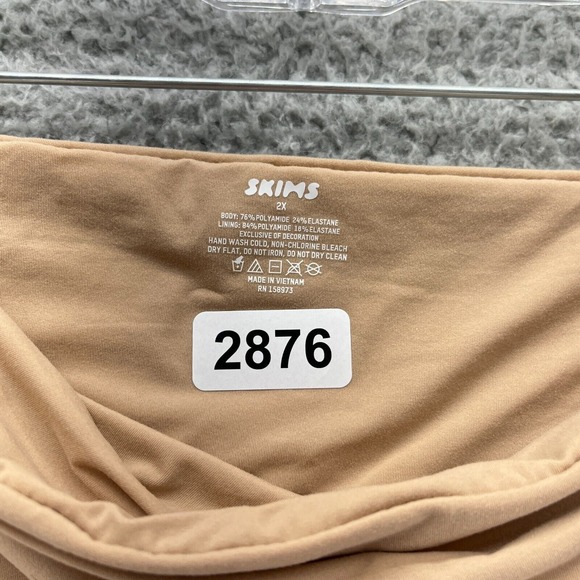 SKIMS Tan Bandeau Bra - Picture 2 of 5